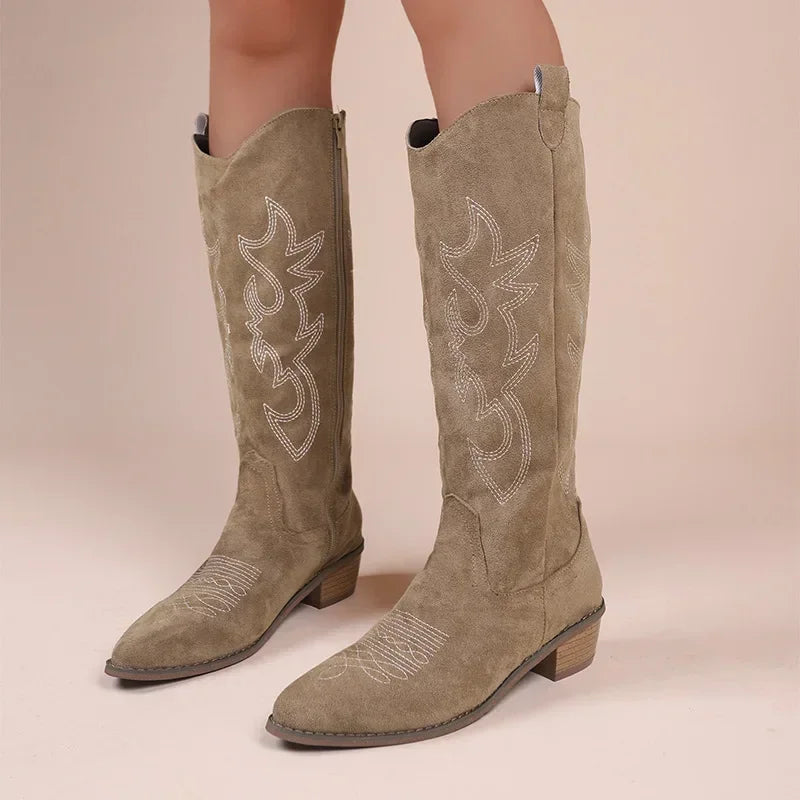 Botas Cowboy Mujer de Ante con Detalles Bordados