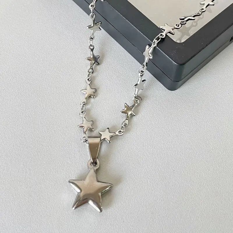Metal Star Pendant Necklace - High Trend Coture