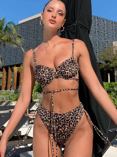 Bikini con Triángulo al Revés - High Trend Coture