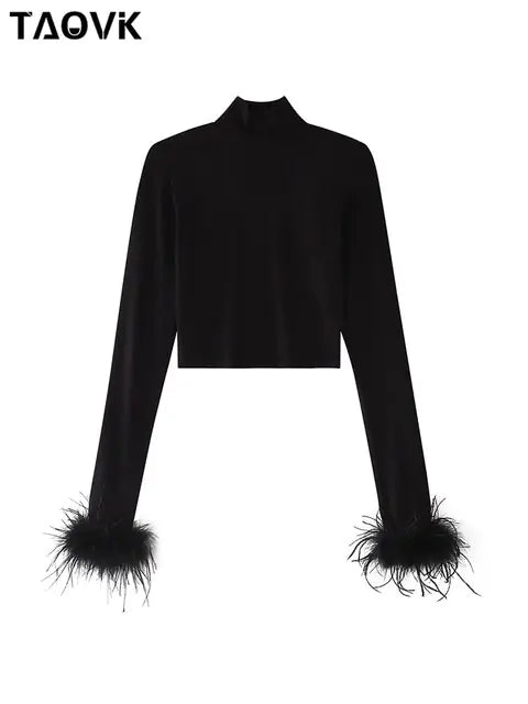 Top Corto de Cuello Alto con Plumas - High Trend Coture