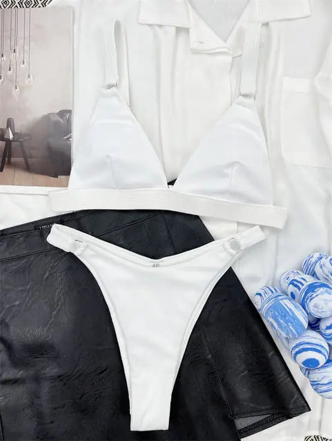 Bikini Estilo Brasileño con Detalles de Anillos - High Trend Coture