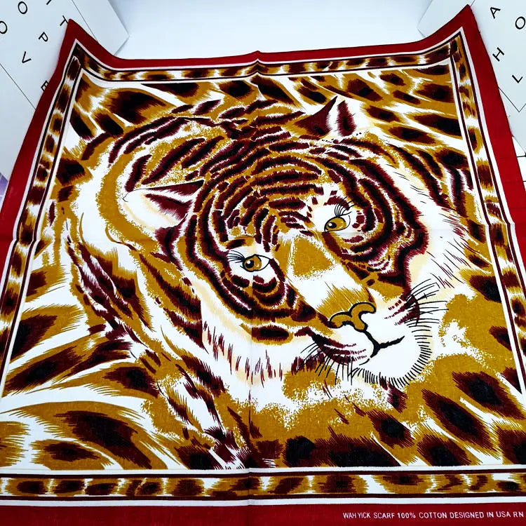 Bandana Cuadrada Algodón 100% con Calaveras Paisley