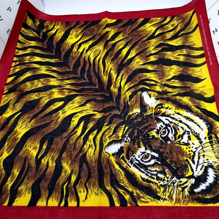Bandana Cuadrada Algodón 100% con Calaveras Paisley