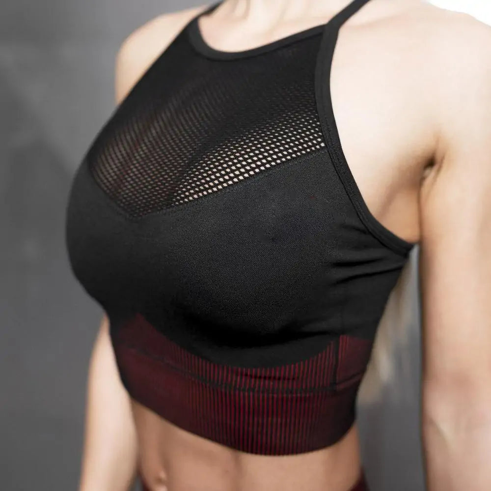 Conjunto Deportivo Fitness de 2 piezas: Leggings Push Up y Sujetador Deportivo con Detalle de Rejilla - High Trend Coture