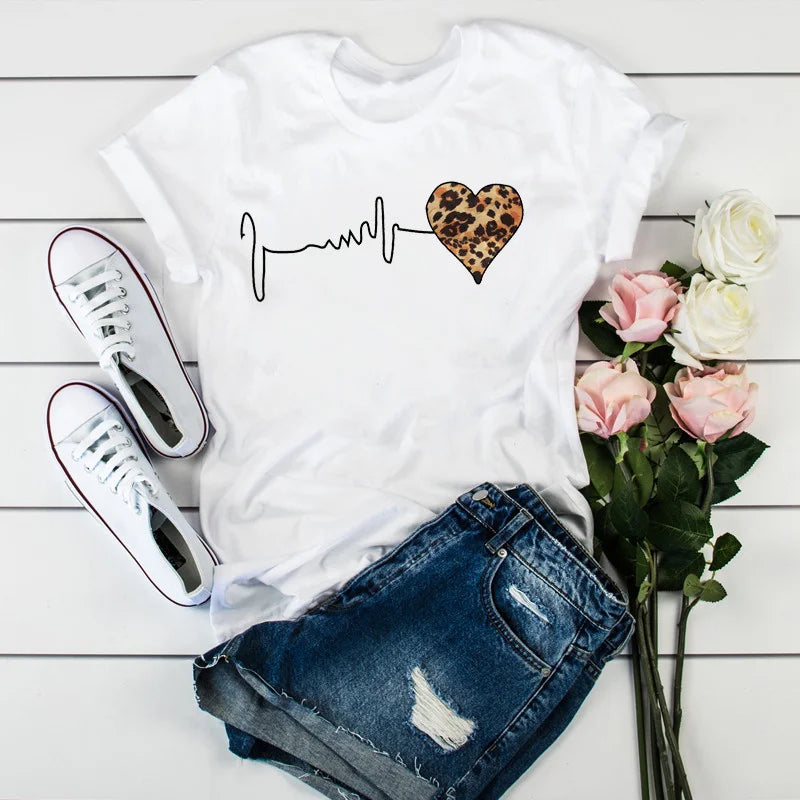 Camiseta Mujer Estampado Corazón Leopardo Manga Corta