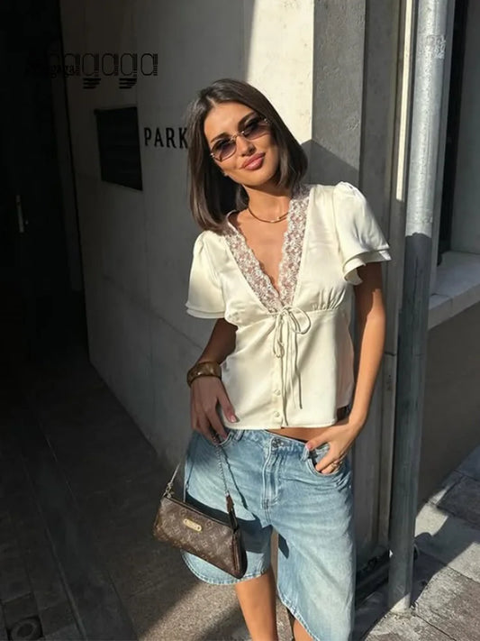 Camiseta Mujer Satinada Encaje Cuello V Manga Corta