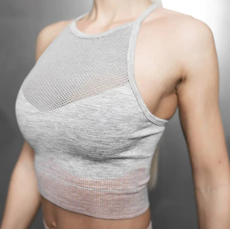 Conjunto Deportivo Fitness de 2 piezas: Leggings Push Up y Sujetador Deportivo con Detalle de Rejilla - High Trend Coture