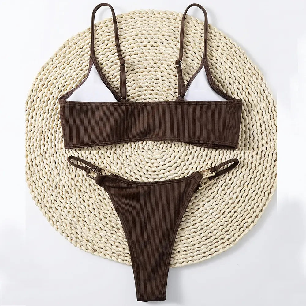 Bikini Triangular Acanalado en Parte Delantera - High Trend Coture