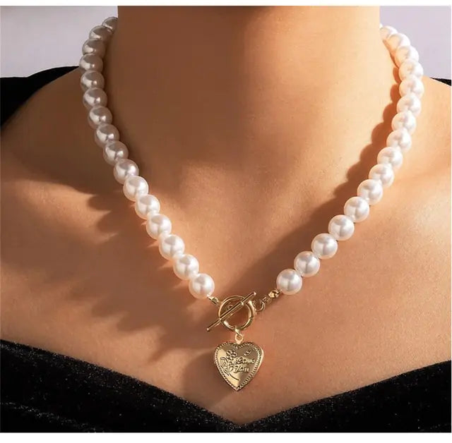 Rhinestone Butterfly Pendant Pearl Necklace - High Trend Coture