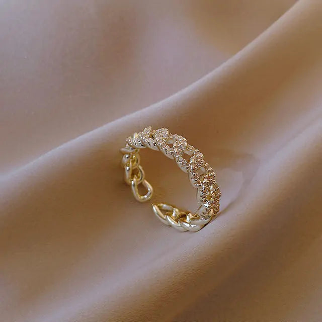 Twist Design Rings - High Trend Coture