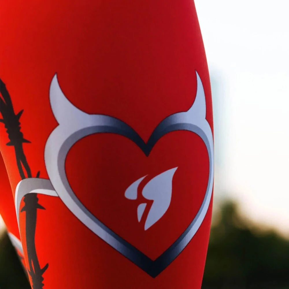 Leggings Push Up Rojo y Negro con Estampado de Corazones - High Trend Coture