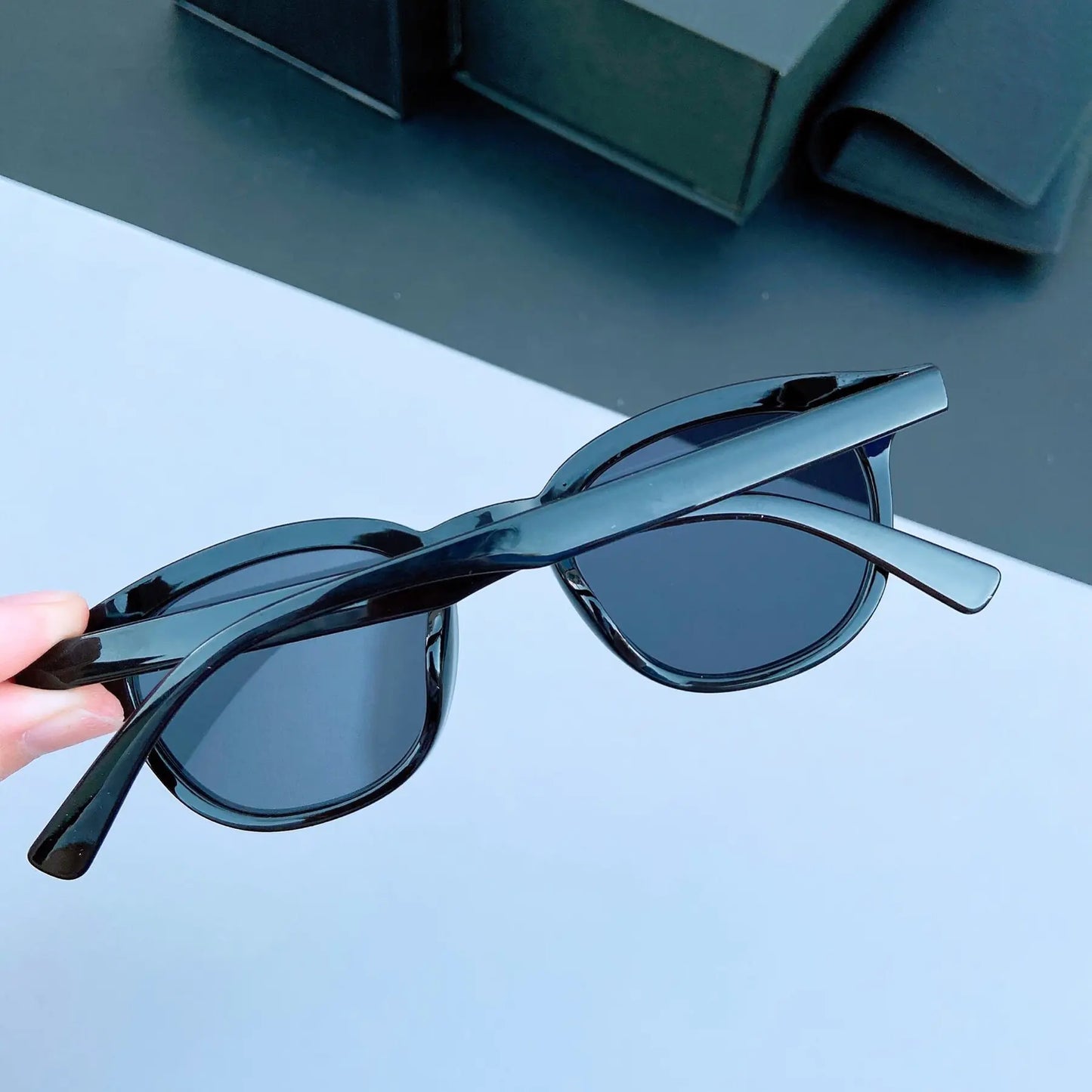 Fashion Classic Round Sunglasses - High Trend Coture