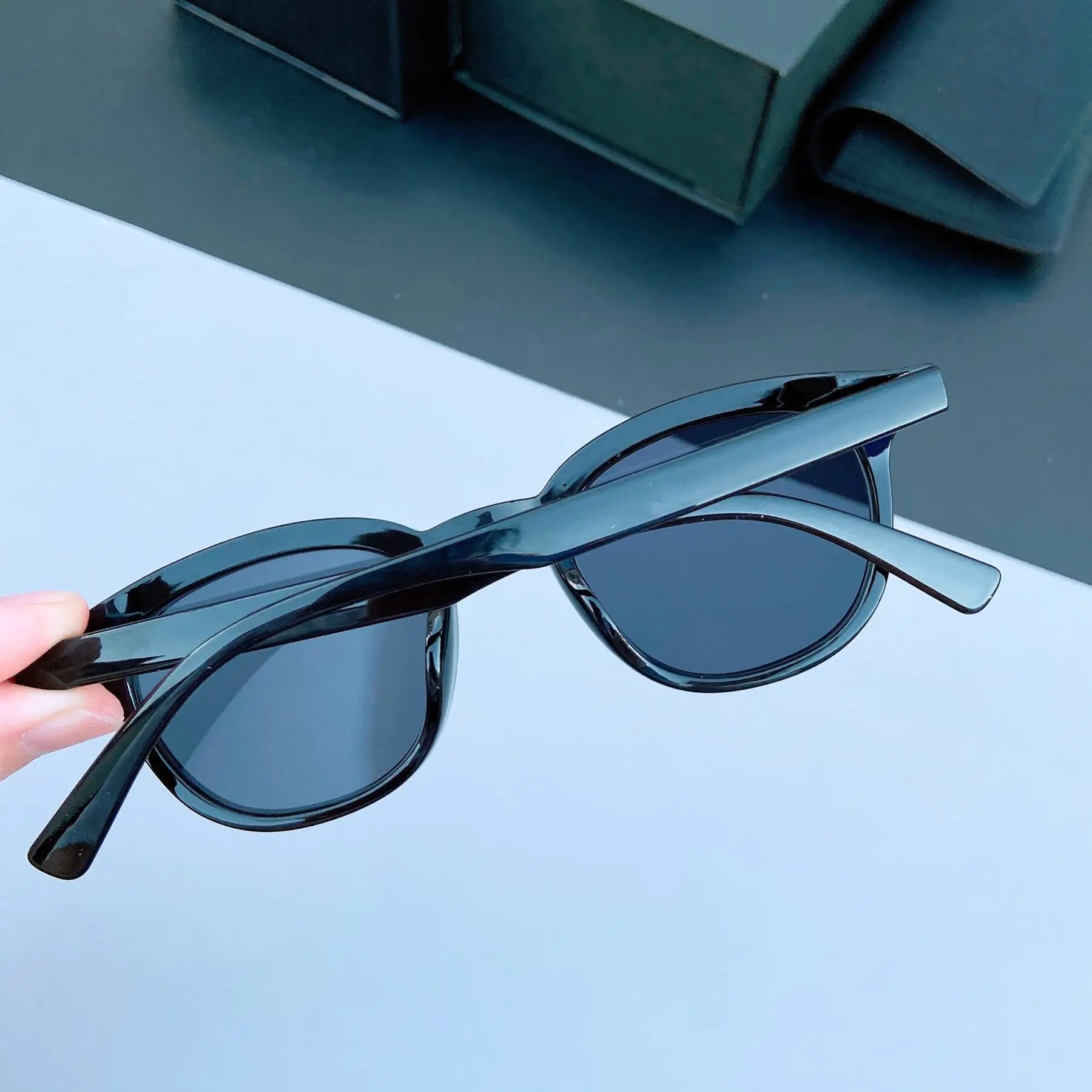 Fashion Classic Round Sunglasses - High Trend Coture