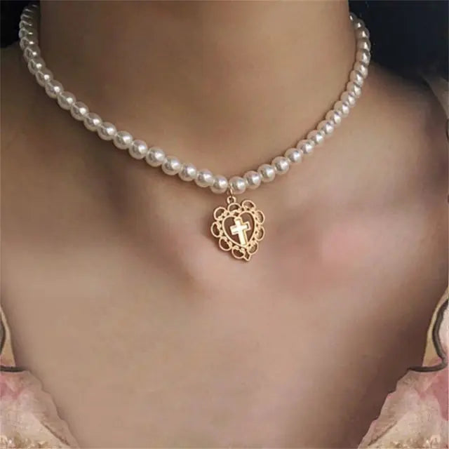 Rhinestone Butterfly Pendant Pearl Necklace - High Trend Coture