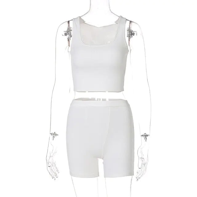 Conjunto Deportivo de Top con Tirantes + Short Corto Cintura Alta - High Trend Coture