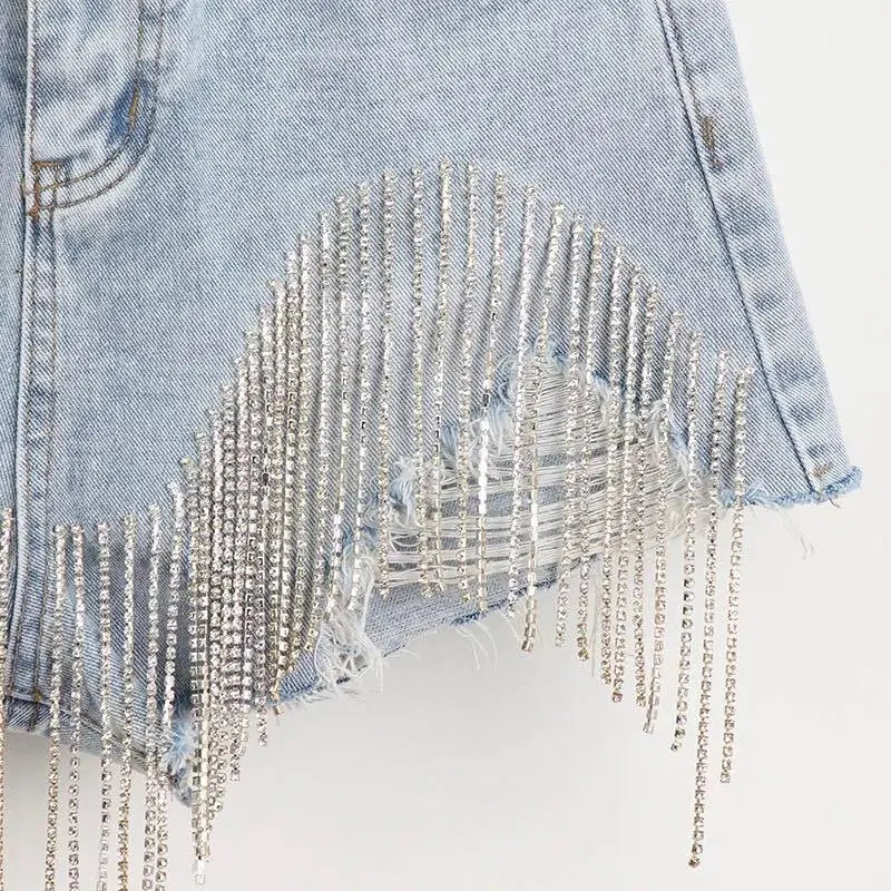 Shorts vaqueros con detalles de diamante y borlas - High Trend Coture